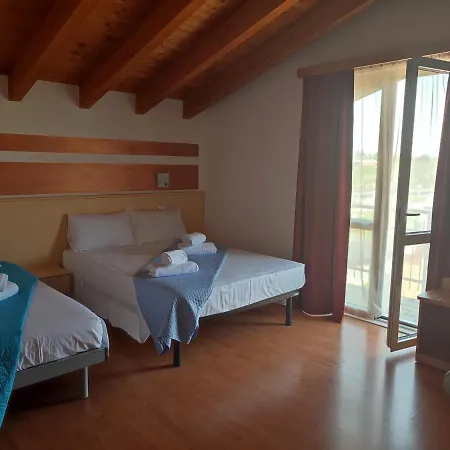 Vittoria Peschiera Bed and breakfast 3*