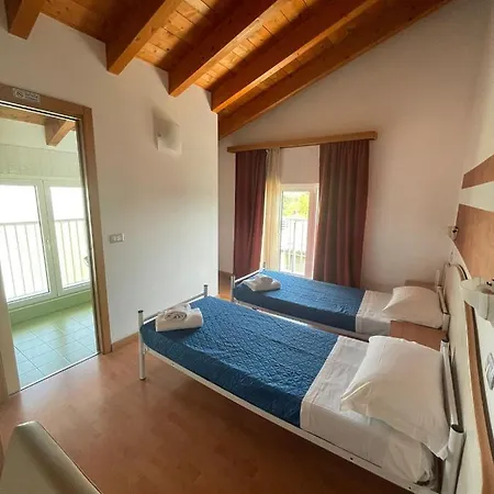 Bed & Breakfast Vittoria Peschiera 3*